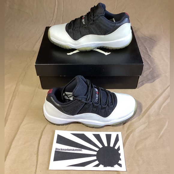 Nike Jordan Air 11 Retro Low Tuxedo 528896-110 GS 5.5Y - Picture 1 of 10